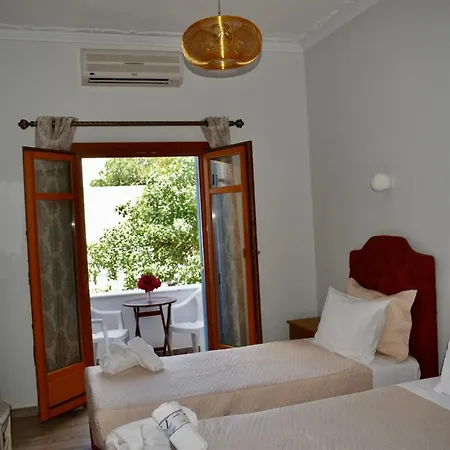 酒店 Minoa 纳乌萨