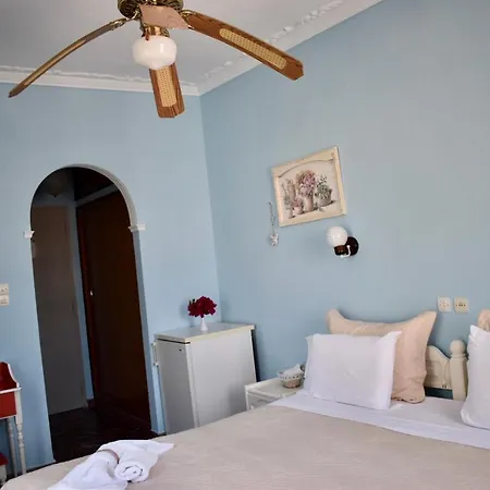 Hotel Minoa 2*